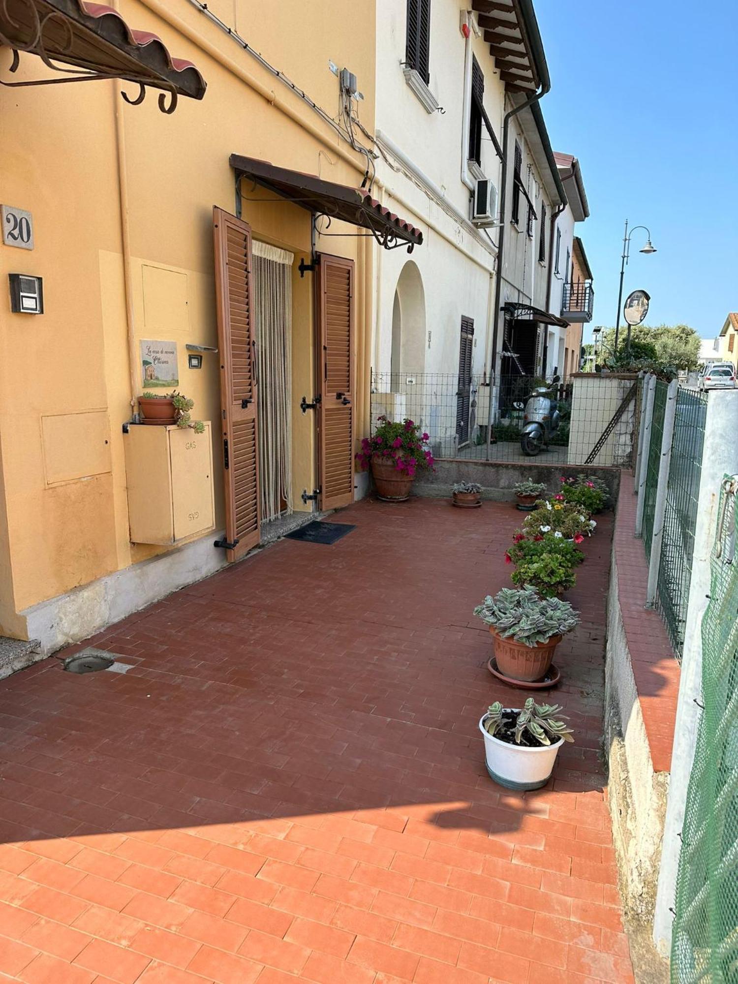 宛图里那La Casa Di Nonna Ottorina公寓 外观 照片